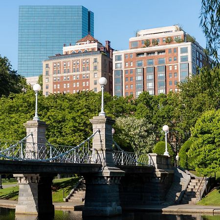 Hotel The Newbury Boston Exterior foto The Charles River Esplanade