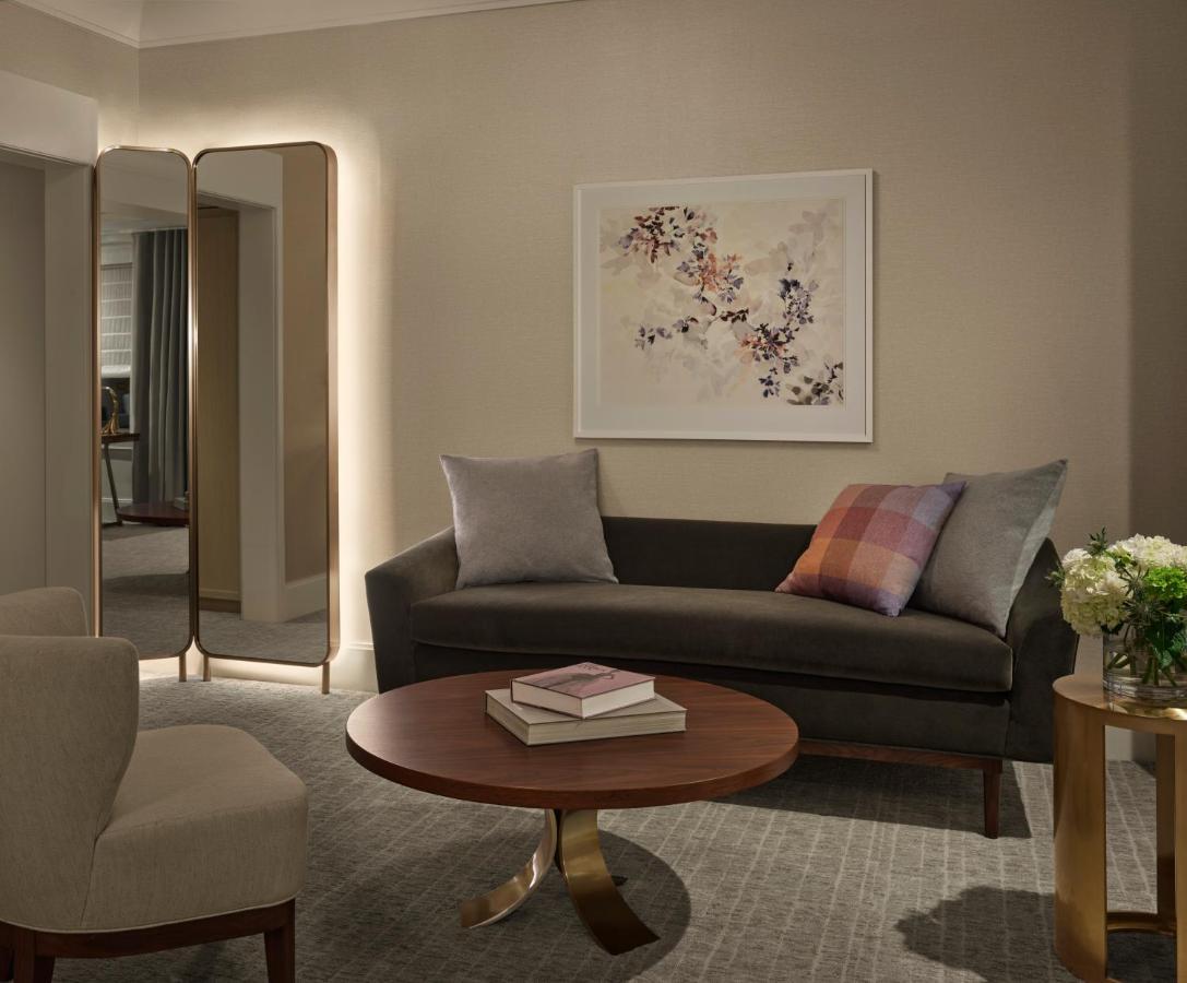 Hotel The Newbury Boston Exterior foto A living room at The London West Hollywood