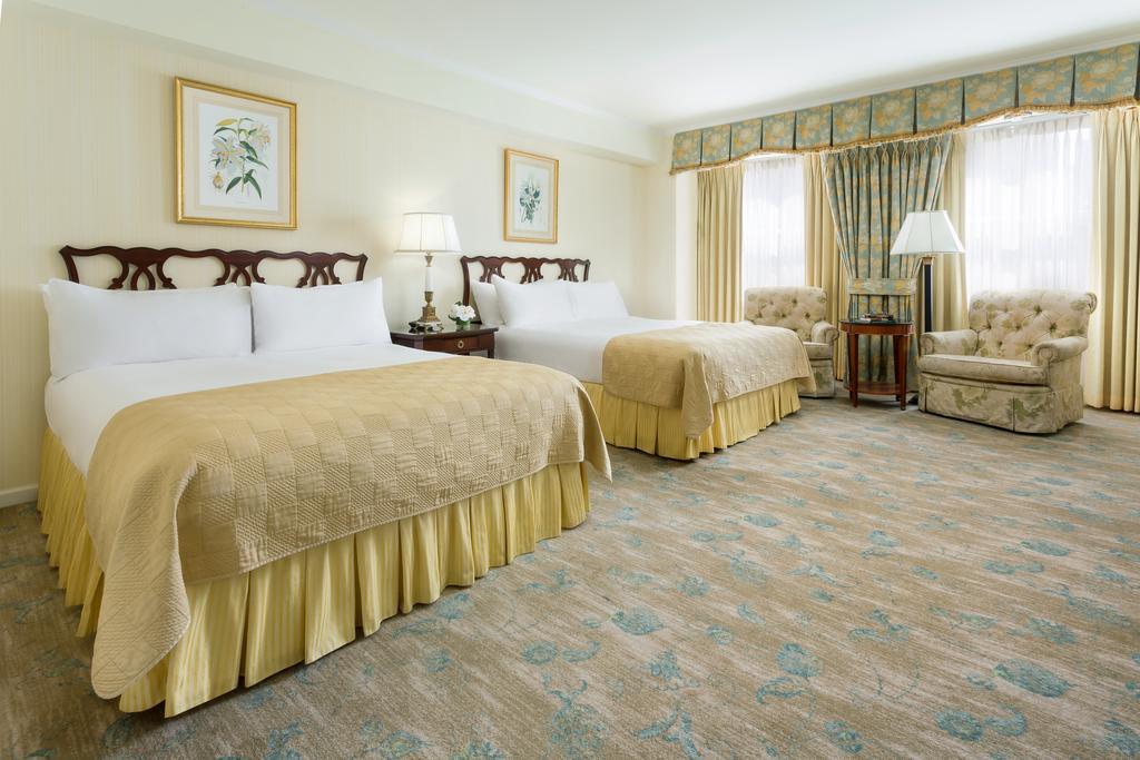 Hotel The Newbury Boston Exterior foto A guest room at the Waldorf Astoria